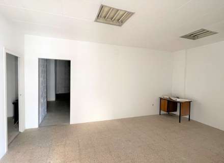 Local comercial en venda (Figueres Centre)4