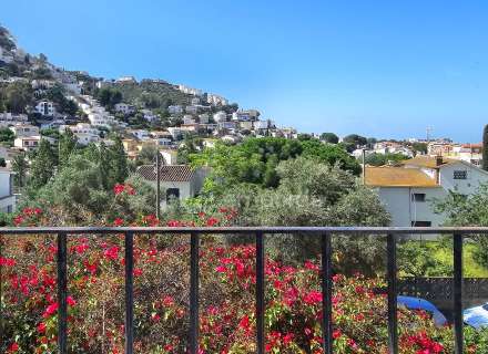 Gran apartament de 3 dormitoris amb boniques vistes a la muntanya a minuts de la platja.21
