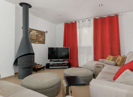 Magnifique maison moderne à Pau, située dans un quartier calme et privé de la Costa Brava.20