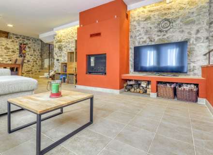 Casa de piedra con vistas excelentes a L'Albera.7