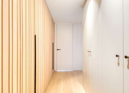Apartment on the seafront. Avda De Rhodes34