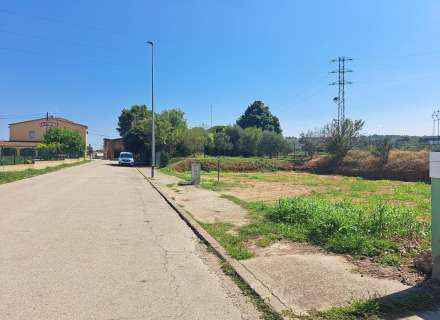 Parcela edificable en venta en Els Hostalets de Llers – 587 m²2