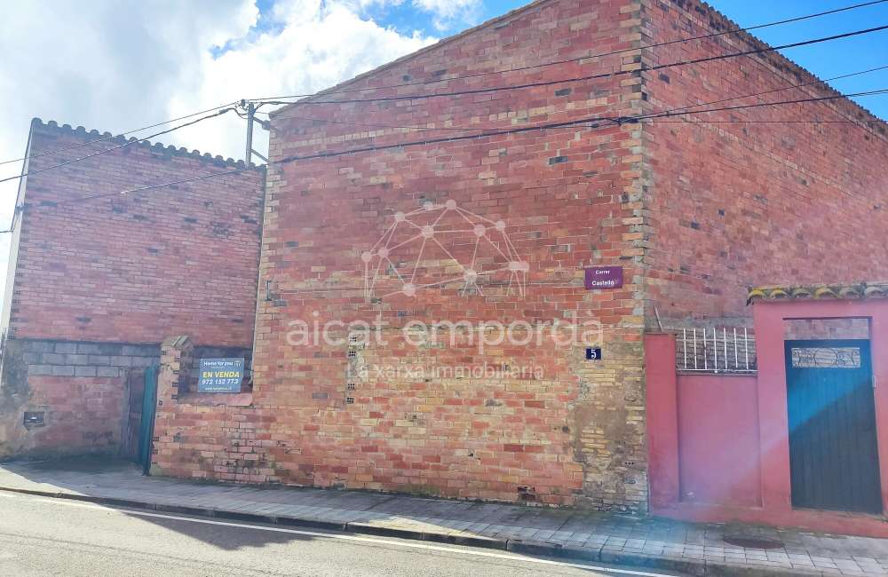 Entrepôt résidentiel urbain à Vilanova de la Muga.13