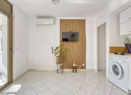 Vous recherchez un endroit paisible à Roses, proche de la nature et réunissant tout le confort nécessaire pour en profiter tout au long de l'année ? Cet appartement mérite votre attention.6