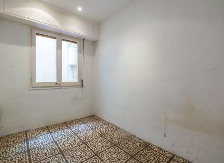 Viure al centre de Figueres amb espai, llum i tots els serveis.7