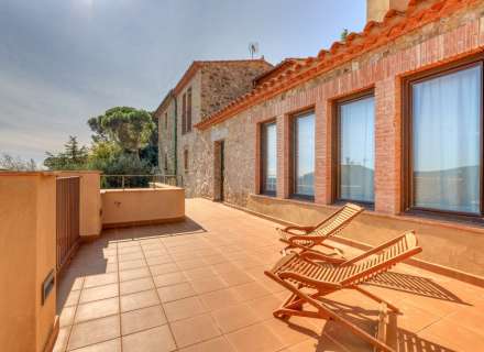 Casa de piedra con vistas excelentes a L'Albera.0