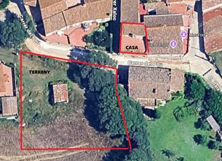 Casa del segle XIX amb ampli terreny a Palau de Santa Eulalia44