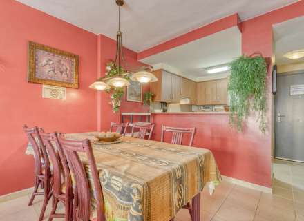 Apartament a Salata amb vista parcial al mar, gran terrassa i aparcament privat.10