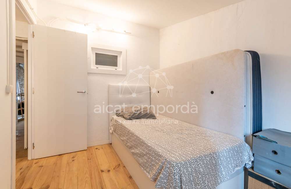 Bonita casa parcialmente reformada.10