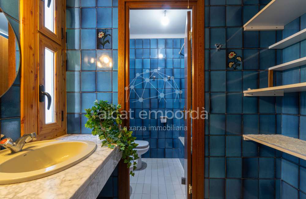 Maison/villa individuelle de style rustique, située à Bon Relax, à Sant Pere Pescador, à 1 km de la mer.23