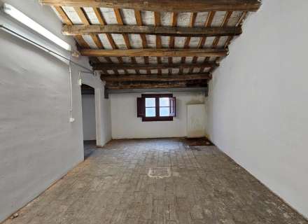 Edificio en centro ciudad de 496m2 en 3 plantas c/. Nou de Figueres13