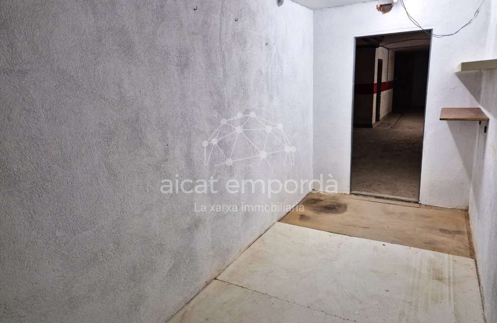 Traster a Plaça Frederic Rahola.6