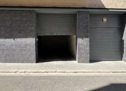 En venda garatge tancat ( Figueres centre)2