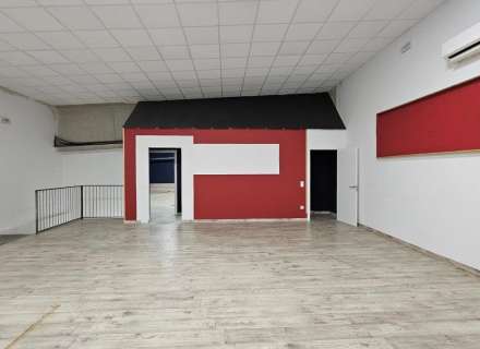 Nau de 700m2 a Hostalets de Llers32