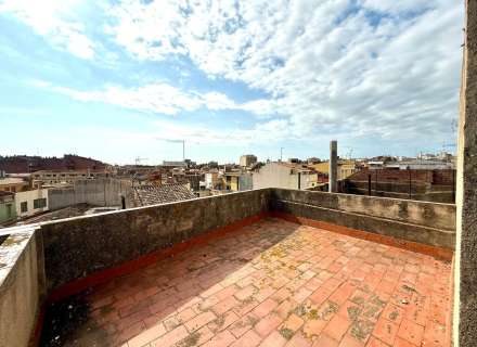 Edificio en venta en Figueres (Calle Peralada).6