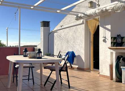 Àtic dúplex amb terrassa i pàrquing envoltat de natura.38