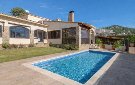House with sea views in torre gran – 580 m² plot