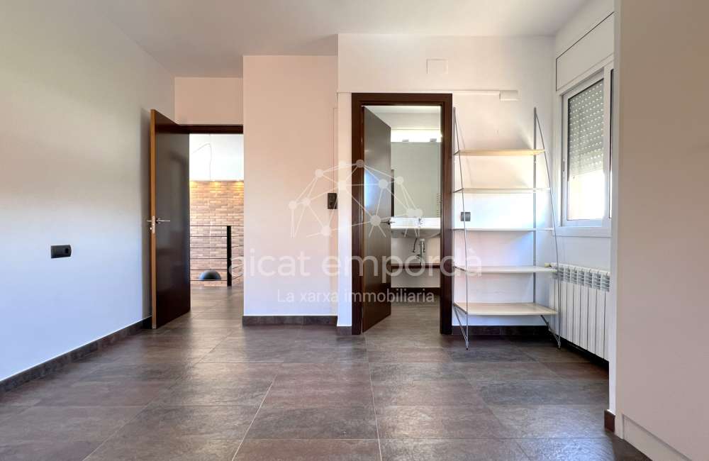 Excellente maison avec piscine privée dans un quartier très calme de Sant Pere Pescador.33