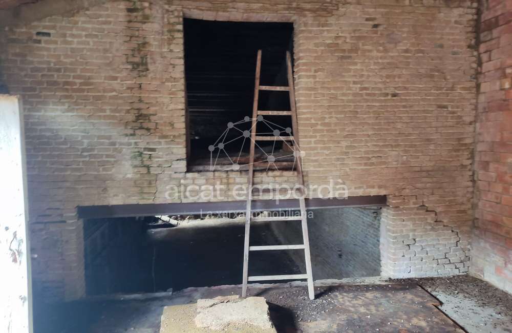 Entrepôt résidentiel urbain à Vilanova de la Muga.14