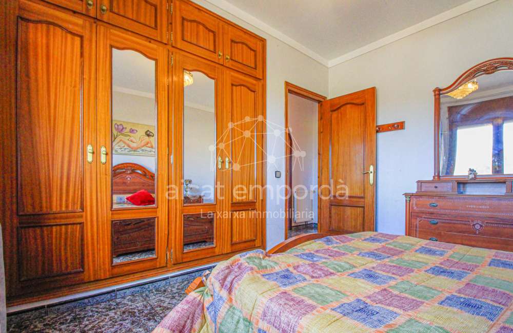 Casa cantonera amb gran terrassa i garatge a Cabanes33