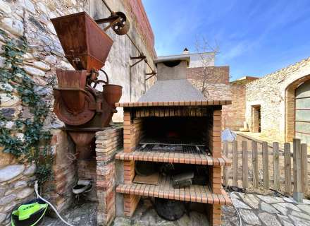 Maison moderne avec jardin et fort potentiel à Pontós.40