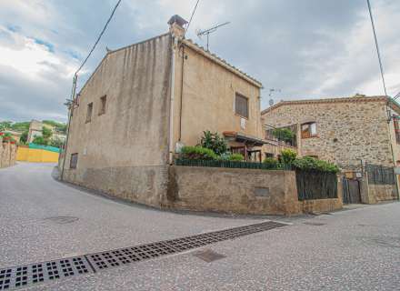 Encantadora casa en Vilarnadal: tranquilidad y naturaleza en el Alt Empordà1
