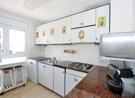 BAIXADA DE PREU! Impressionant apartament amb vistes panoràmiques al mar, reformat, aparcament inclòs. Una visita obligada!10