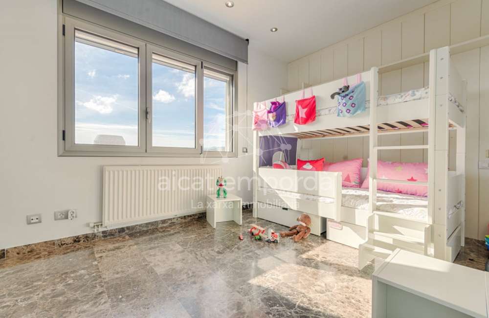 Casa de alto standing en La Jonquera: lujo entre montañas con piscina privada climatizada y vistas espectaculares44