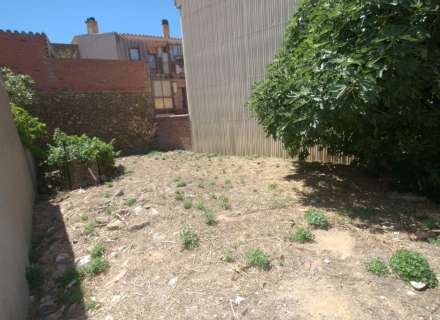 Construeix la teva nova casa en un poble rústic a només uns minuts de la platja!17