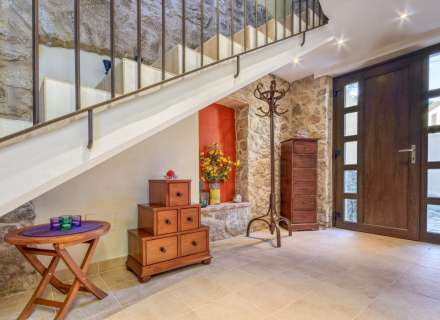 Casa de piedra con vistas excelentes a L'Albera.23