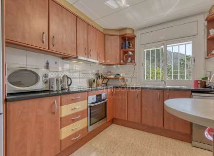 Gran apartament de 3 dormitoris amb boniques vistes a la muntanya a minuts de la platja.16