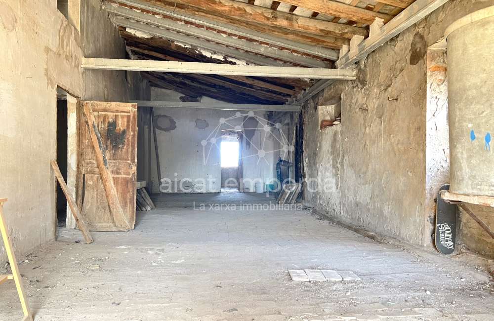 Maison de ville à rénover dans le village de l'Armentera, Alt Empordà.41