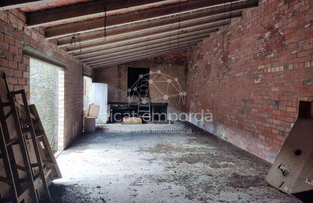 Entrepôt résidentiel urbain à Vilanova de la Muga.6