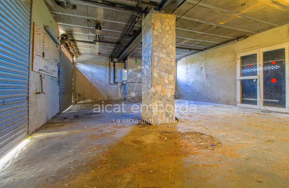 Casa cantonera amb gran terrassa i garatge a Cabanes7