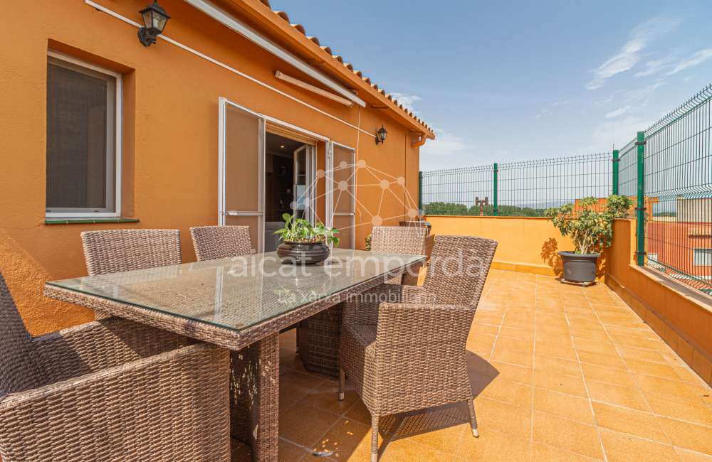 Duplex situado en la zona de Horta Capallera de Figueres2