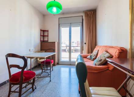 Grand appartement à vendre à Figueres – quartier Creu de la Mà, idéal pour les familles.3