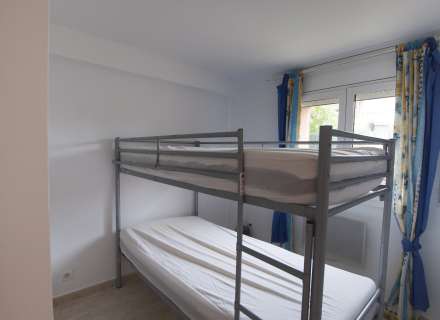 Casa amb jardí i dos apartaments.14