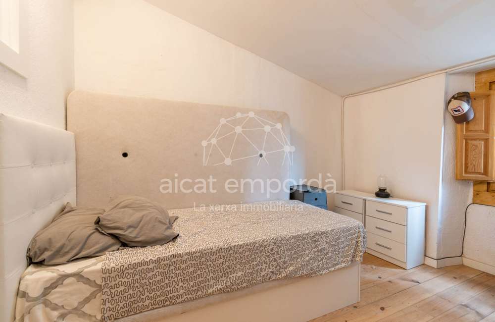 Bonita casa parcialmente reformada.12