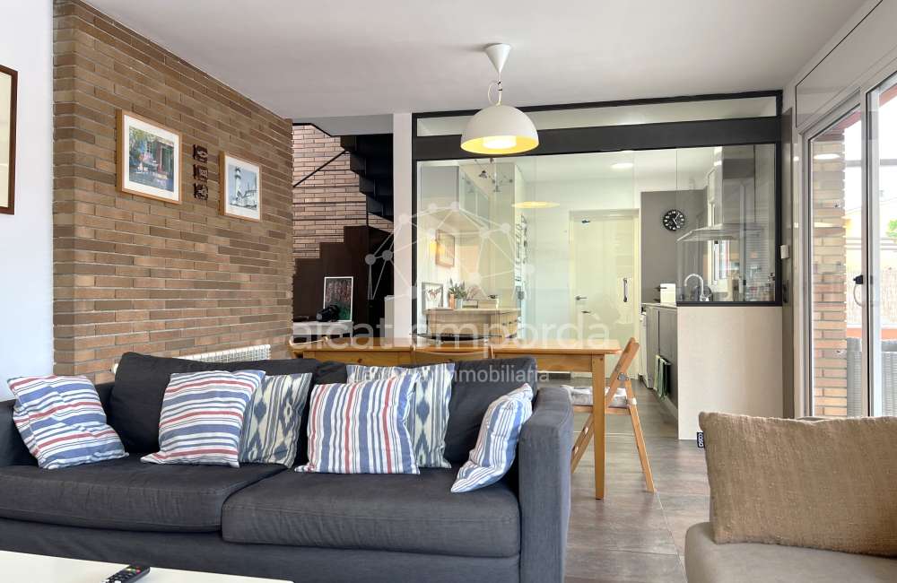 Excellente maison avec piscine privée dans un quartier très calme de Sant Pere Pescador.6