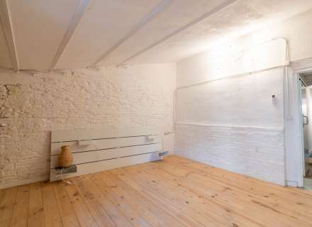 Bonita casa parcialmente reformada.8