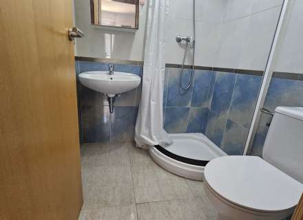Studio à vendre à Figueres avec place de parking incluse, idéal pour les investisseurs.7