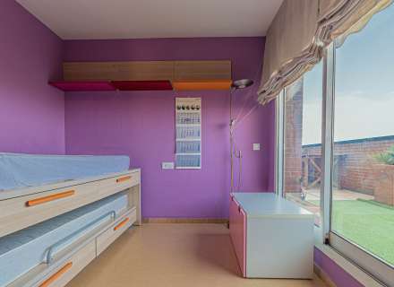 Busques un pis amb terrassa, llum natural i vistes a Figueres?38