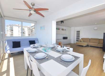 BAIXADA DE PREU! Impressionant apartament amb vistes panoràmiques al mar, reformat, aparcament inclòs. Una visita obligada!4
