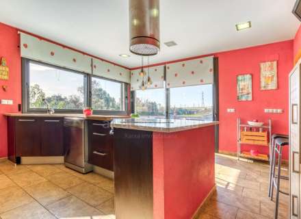 A Sta Llogaia privacitat, llum natural, espai a l’aire lliure... 396 m2 útils més 400 m2 de terreny 100% edificable.8