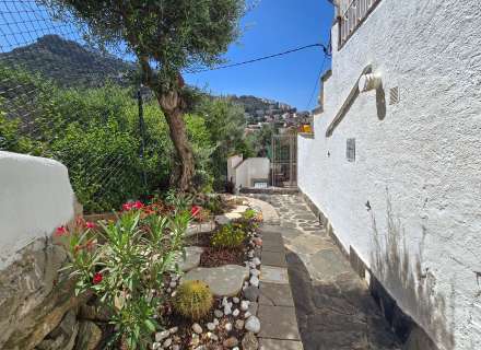 Gran apartament de 3 dormitoris amb boniques vistes a la muntanya a minuts de la platja.2