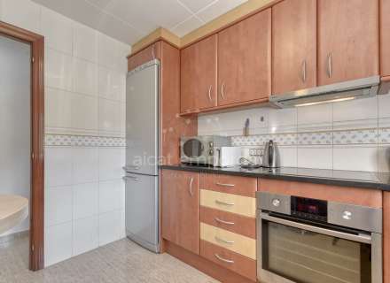 Gran apartament de 3 dormitoris amb boniques vistes a la muntanya a minuts de la platja.17