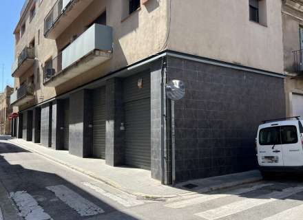 En venda garatge tancat ( Figueres centre)3