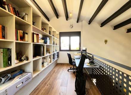 Maison moderne avec jardin et fort potentiel à Pontós.26