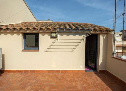 Casa en perfecte estat al centre de Figueres77