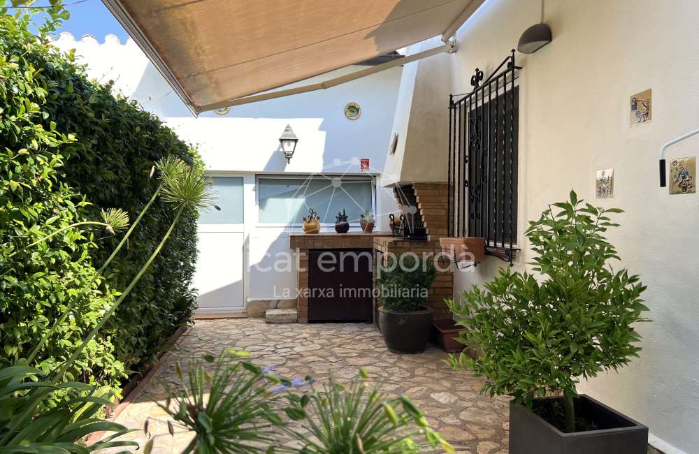 Encantadora casa de planta baja con jardín en l’Armentera8